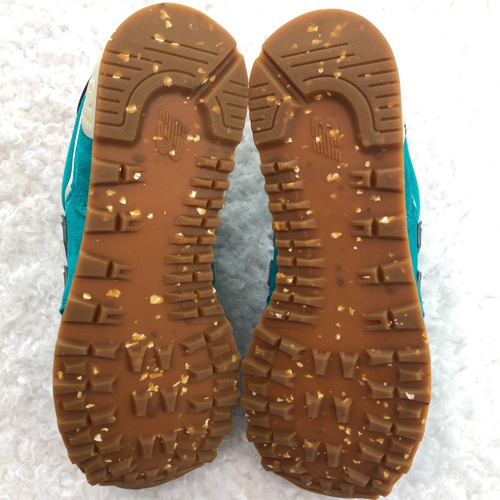 LAST New Balance Women’s 574 Classic “Global Surf” - Picture 6 of 6